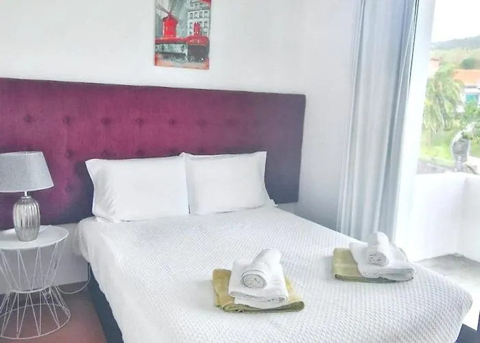 Villa Exceptional In Franca Do Campo With Private Pool